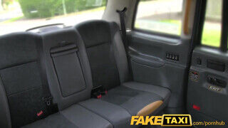 FakeTaxi - Kitetovált csöcsös szuka szeret kufircolni