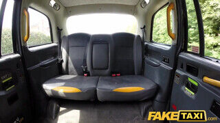 Fake Taxi - Ashleigh Devere a óriási kannás pipi