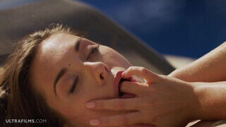 ULTRAFILMS - Sabrisse a tini cseh szuka