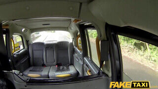 Fake Taxi - Amber Deen a kurva világos szőke csajszi