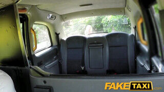 FakeTaxi - bögyös szuka dugni jött, nem utazni