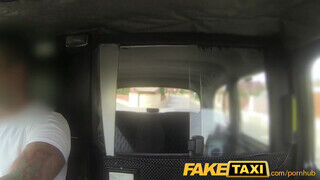 FakeTaxi - spriccelős puncijú prágai szuka