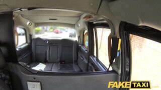 Fake Taxi - Ava Austen segglyukba is akarja