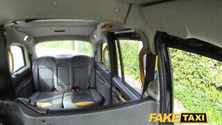 Fake Taxi - Eva Johnson imádja a óriási kukit