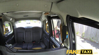 Fake Taxi - Méretes didkós milf fuvarért kefél