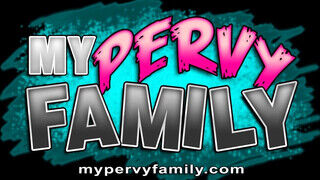My pervy family - a végére csak leteszi a mobilt a gádzsi