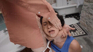 Brazzers - Mona Azar hatalmas faszokat kap