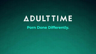 ADULT TIME - Egyetemista csajok ma se tanulnak