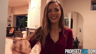 PropertySex - a famer megbassza az ingatlanos nőcit