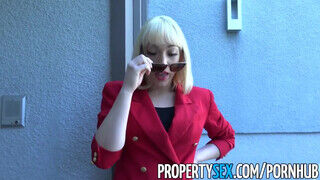 PropertySex - piros blézer és szőrös vagina