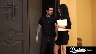 Diabolic - Brandi Aniston szőrös ki vaginája