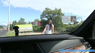 PublicAgent - Vanessa a csábos stoppos csajszi