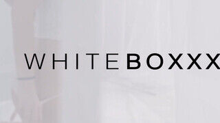 WhiteBoxxx - Lana Roy méretes picsájú orosz pornós