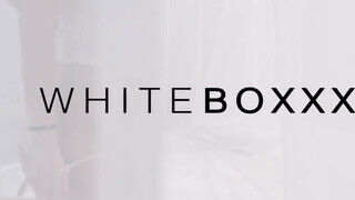 WhiteBoxxx - gigászi picsájú lány reggel is akar kufircolni