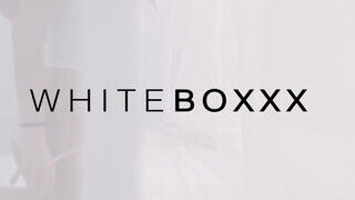 WHITEBOXXX - egyszerűen rám mászott ez a bomba csajszika