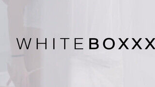 WhiteBoxxx - nyuszinak öltözött csajszika megkettyintve