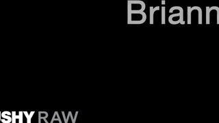 TUSHYRAW - Brianna a csábító kolumbiai milf