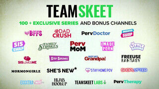 TeamSkeet - Dixie Belle picit molett popója és csöcsei