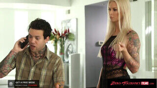 ZeroTolerance - Brooke Banner a termetes didkós milf