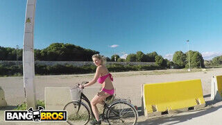 BANGBROS - Katerina Hartlova a gigászi cickós milf