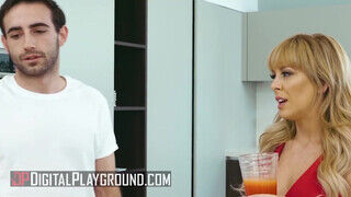 DigitalPlayground - Adriana Chechik és Cherie Deville édeshármasban közösülnek