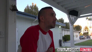 DigitalPlayground - Scarlet Red megkúrva a mosdóban