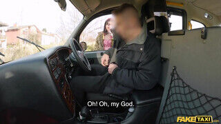 Fake Taxi Driver - Kitetovált tinédzser bige felajzott a taxiban