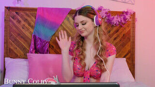 Naughty America - Bunny Colby a hatalmas didkós streamer nőci