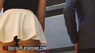 DigitalPlayground - Blair Williams ánuszba tolva