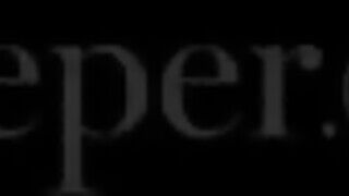 Deeper - Queenie a bájos hatalmas kannás milf