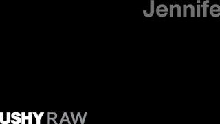 TUSHYRAW - Jennifer White két cerkát kap