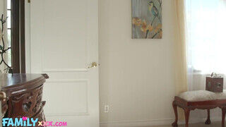 FAMILYXXX - Natalia Nix a vékony fiatal céda