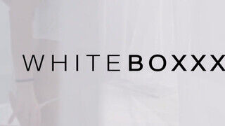 WhiteBoxxx - Nicole Pearl a beindult orosz szuka