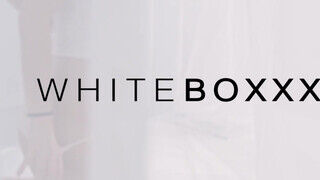 WHITEBOXXX - Sarah Kay finom kettyintése