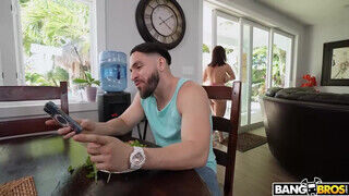 BANGBROS - Crystal Chase a nagy kannás latina csajszika