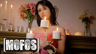 Mofos - Daphne Dare vaginája meghágva