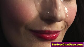 Vadító csipkés szépség gigászi adag arcon