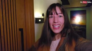 Német zsenge mostohalány cumizza apuci farkát a zuhanyban