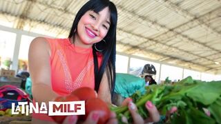 Sofia Galindo forró latin amerikai popsiját keményen megdugják szaftos sunában