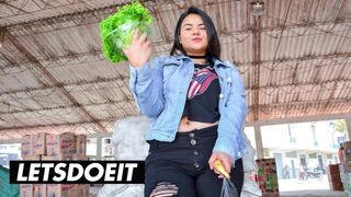 Forró latina milf xiomara soto olajos kufircolása az úton