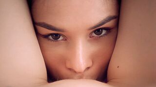 Forró leszbi pillanatok a Wow Girls csatornán - Kettő csinos lány pina nyalása